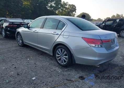 2011 Honda Accord 3.5 Ex z USA, uszkodzony, nr VIN 1HGCP3F75BA021696